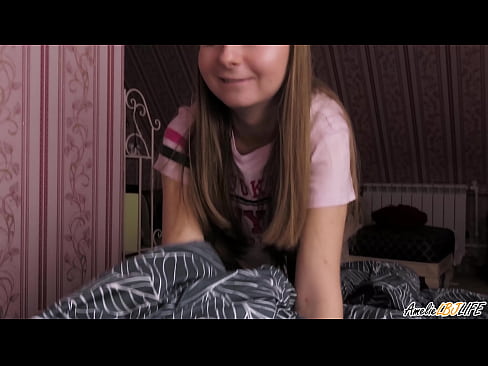 ❤️ Blondi imee hänen BFF:nsä syvälle ja saa spermaa suuhunsa ❌ Lutkat at us ﹏